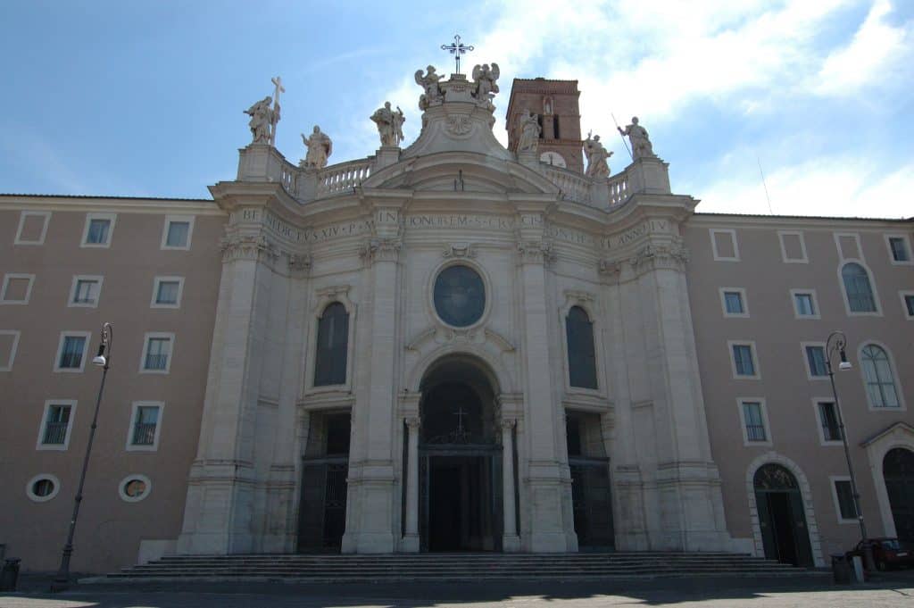 Visita basilica di santa croce in gerusalemme